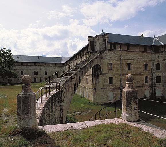 Caserne dite caserne Rochambeau, dite casemates C et K