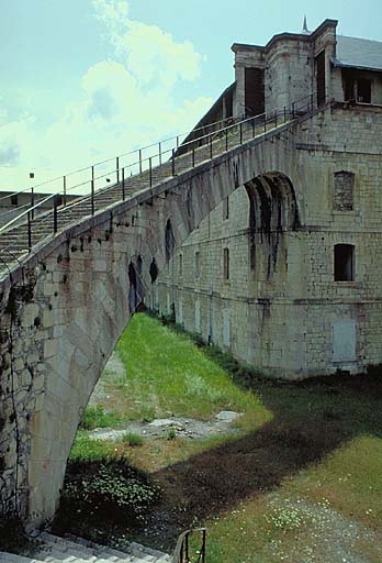 Vue oblique de l'arc-boutant.