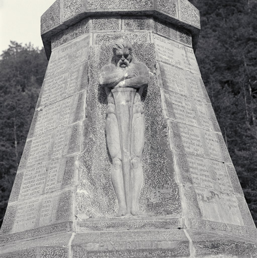 Face sud. Haut-relief, détail.