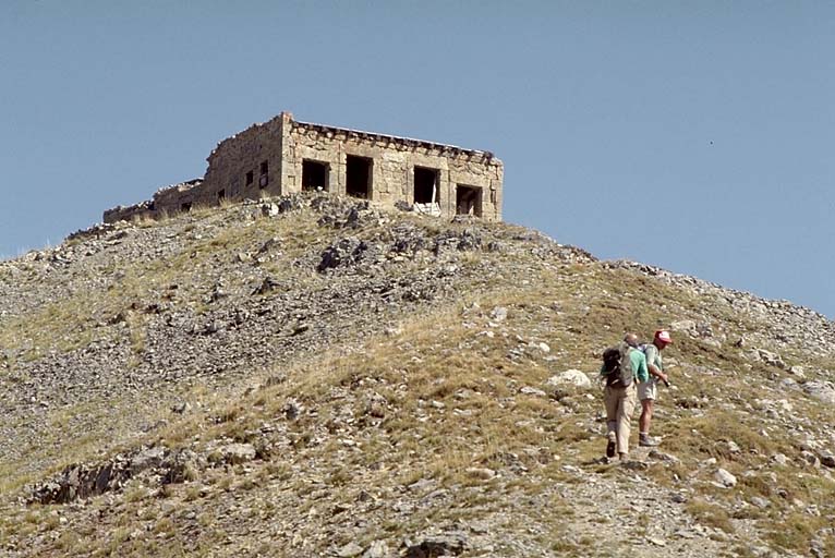 Ensemble du blockhaus vu de l'ouest.