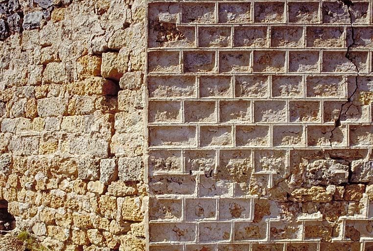 Détail du mur de soutènement de la masse couvrante.