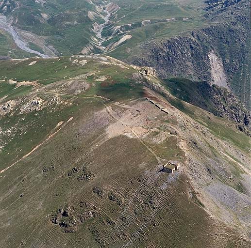 Vue aérienne prise du sud-ouest.