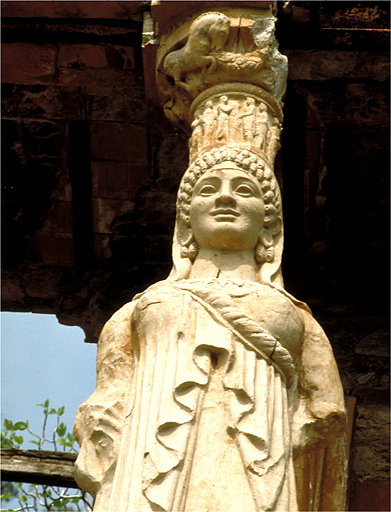 Temple de jardin dit temple d'Hercule. La cariatide est, détail.