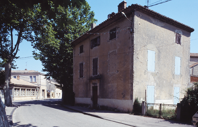 Presbytère. Vue de volume prise du sud-ouest.