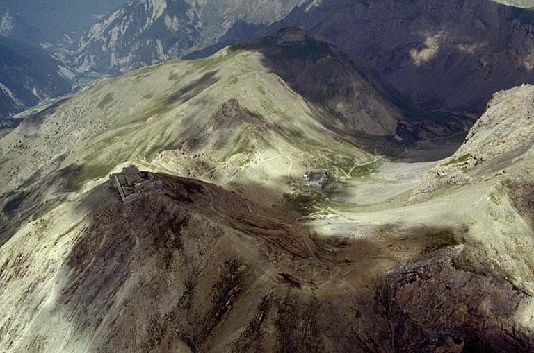 Vue aérienne prise de l'ouest.