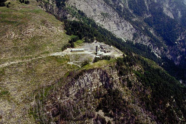 Vue aérienne prise du sud-ouest.