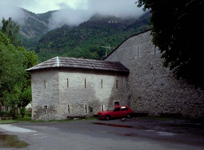 Front sud : la tour Garcin.