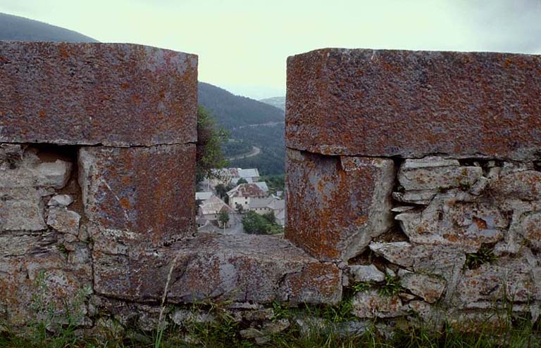 Vue prise du bastion 3 vers le sud. Au second plan, le demi-bastion n° 2.