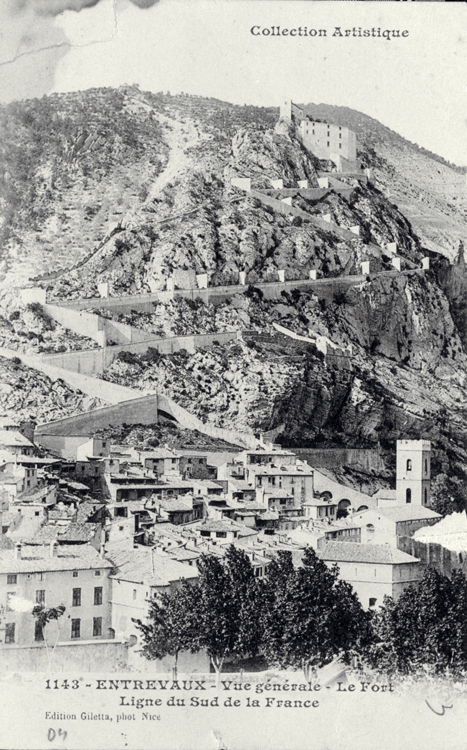 Entrevaux. Vue générale. Le Fort. Ligne du Sud de la France.