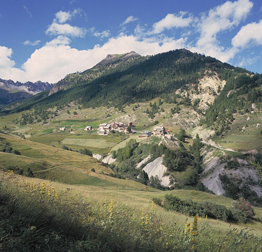 Souliers. Vue prise du sud-ouest.