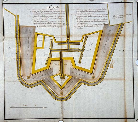 Plan de l'ouvrage à corne proposé en avant de la porte d'Embrun. [Plans des sous-sols et du rez-de-chaussée] 1747. Plans des sous-sols et galeries.
