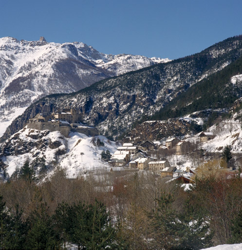 Château-Queyras. Vue prise de l'est.