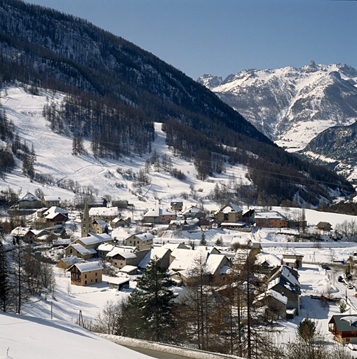 Château-Queyras. Vue prise de l'est.