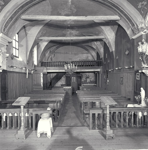 Vue du choeur vers la nef.