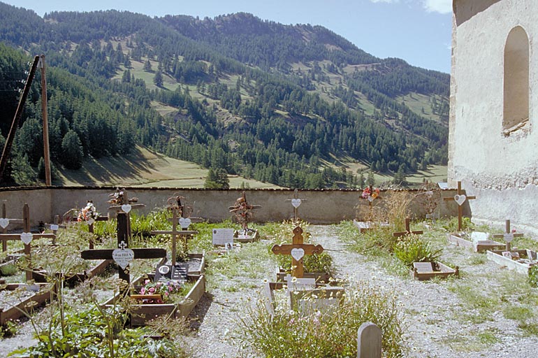 Cimetière. Vue partielle.