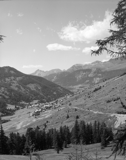 Le Serre et la Rua. Vue prise du nord-est.
