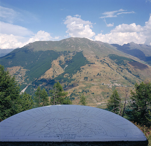 Vue prise de la table d'orientation du sommet Bûchet : Gaudissard, Prats-Hauts, Prats-Bas.