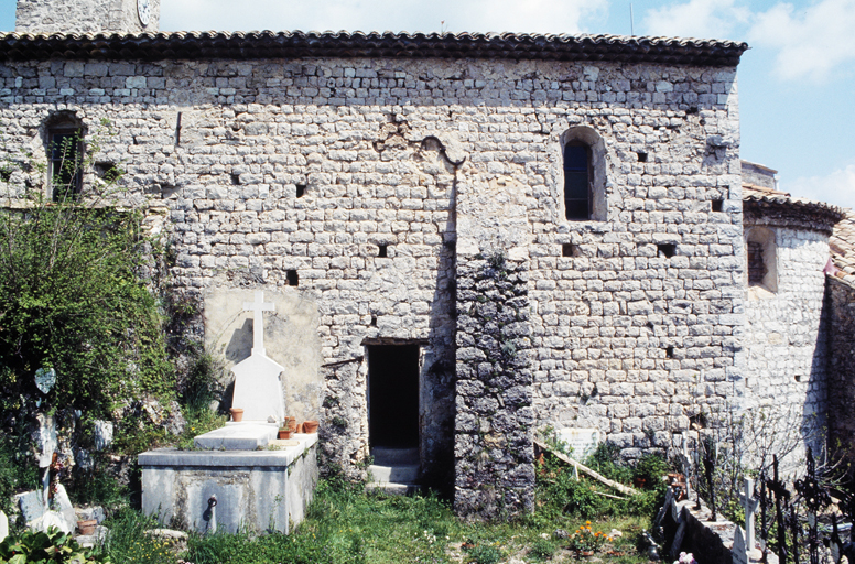 L'élévation sud-ouest : vue d'ensemble depuis le sud-ouest.