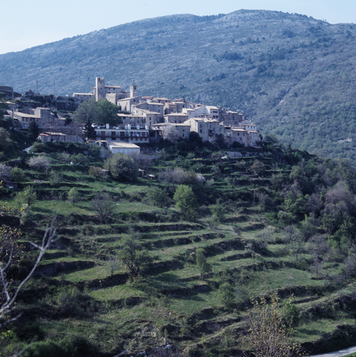 Vue du vilage depuis le sud. ; Vue de situation depuis le sud.