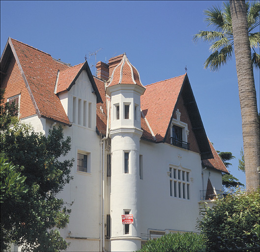 Façade nord. Vue partielle.