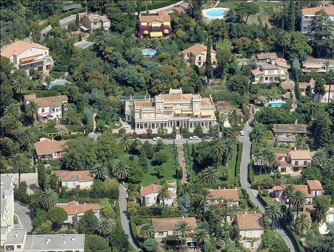 Vue aérienne de l'ensemble du site prise du sud.