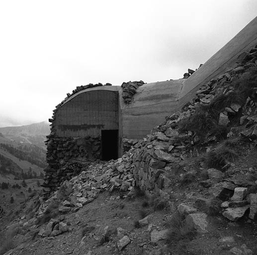 Ouvrages du col de la Lombarde. Ouvrage 197. Issue de secours du bloc actif.