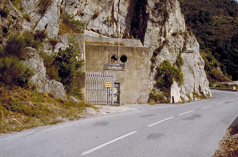 Vue générale de l'entrée (blocs EH-EM).