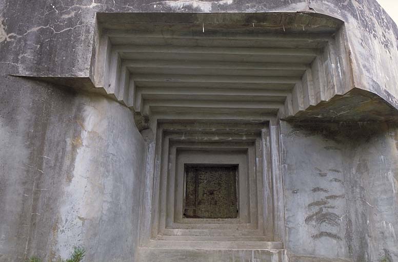 Casemate de la Bollinette (Marie). Vue extérieure du créneau de gauche.