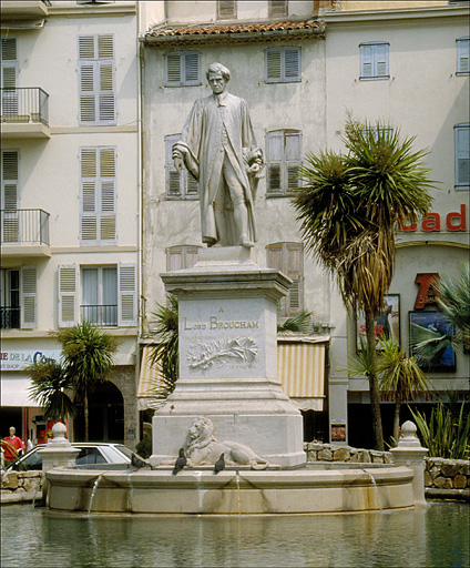 Monument ; fontaine monument ; fontaine dit monument à Lord Brougham