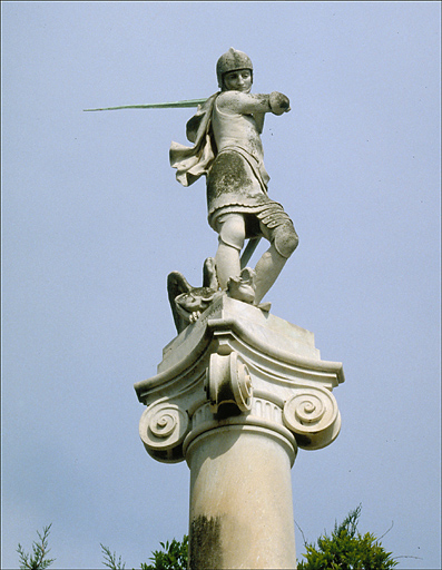 Statue de saint Georges.