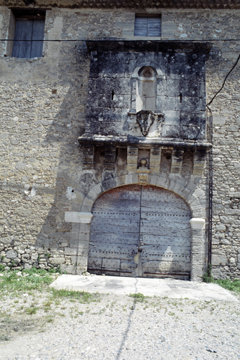 Ailes ouest, façade ouest, portail d'entrée.