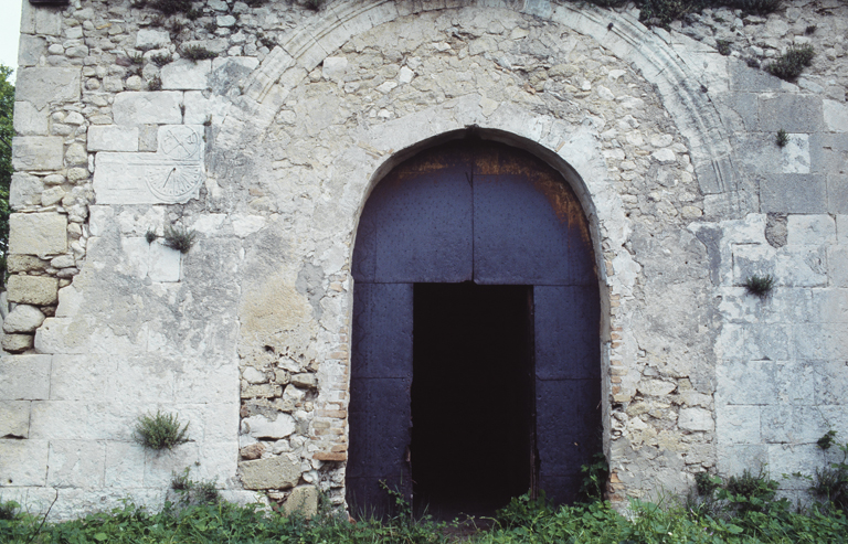 Entrée de l'ancien porche au sud.