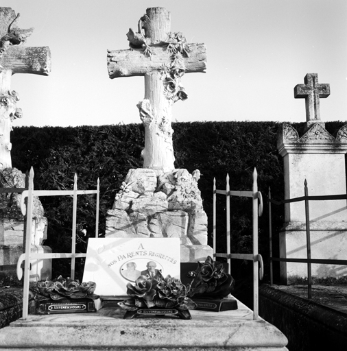 Tombeau 9.