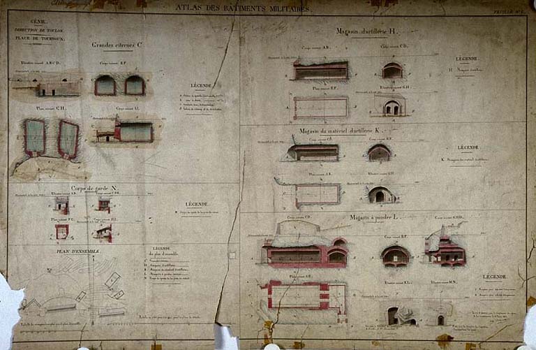 Place de Tournoux. Grandes citernes C, corps de garde N, magasin d'artillerie H, magasin du matériel d'artillerie K, magasin à poudre L.