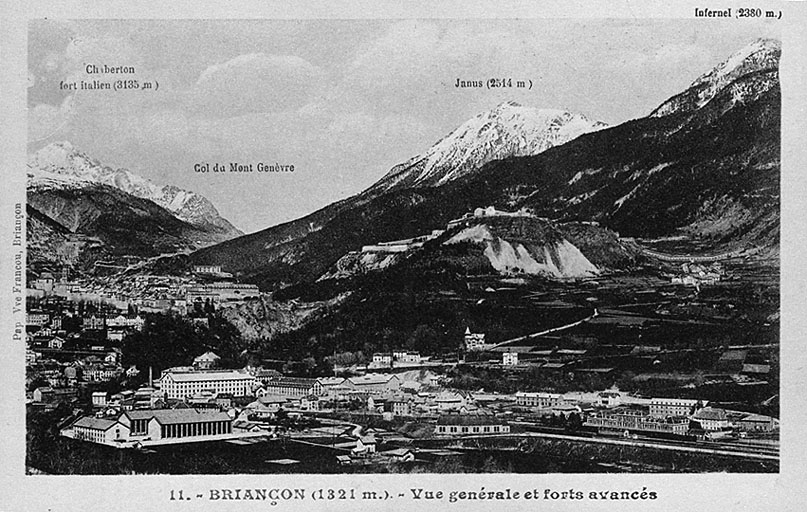 Briançon (1321 m). Vue générale et forts avancés.