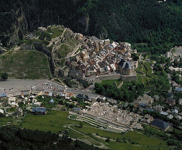 Vue du château et de la ville.