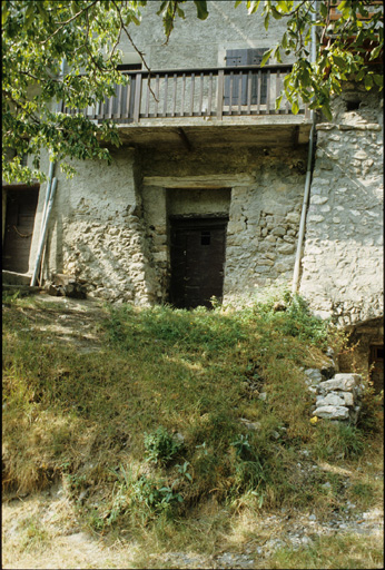 Village. Cellier n°4, façade est.