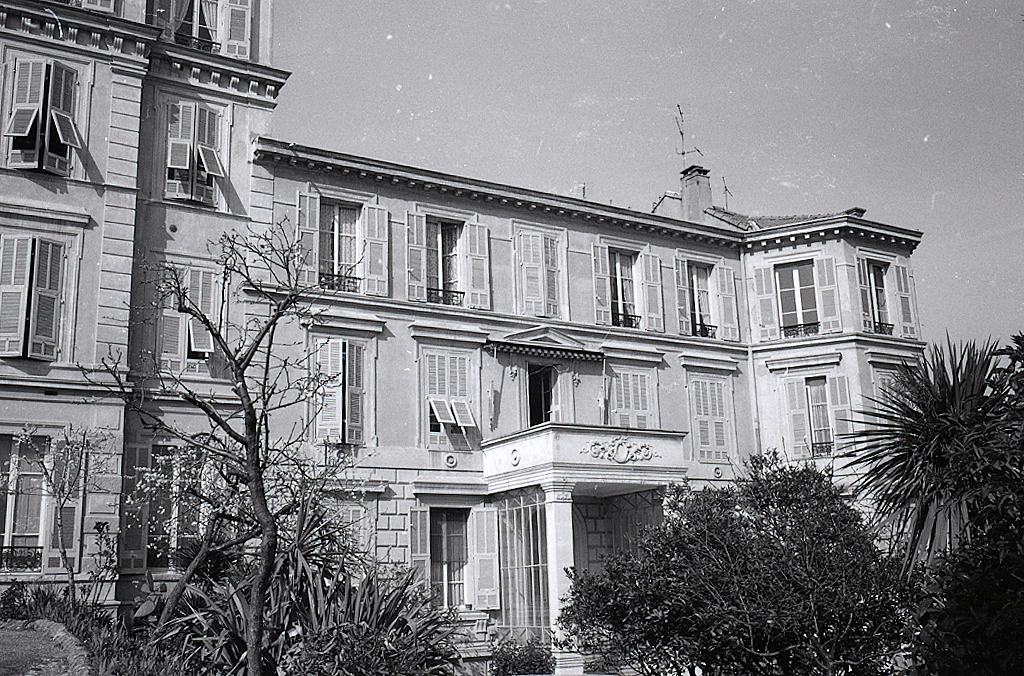 Façade sud. Partie droite.