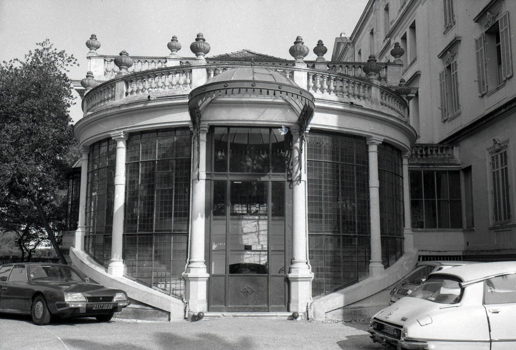 Façade nord. Rotonde vitrée de l'entrée.
