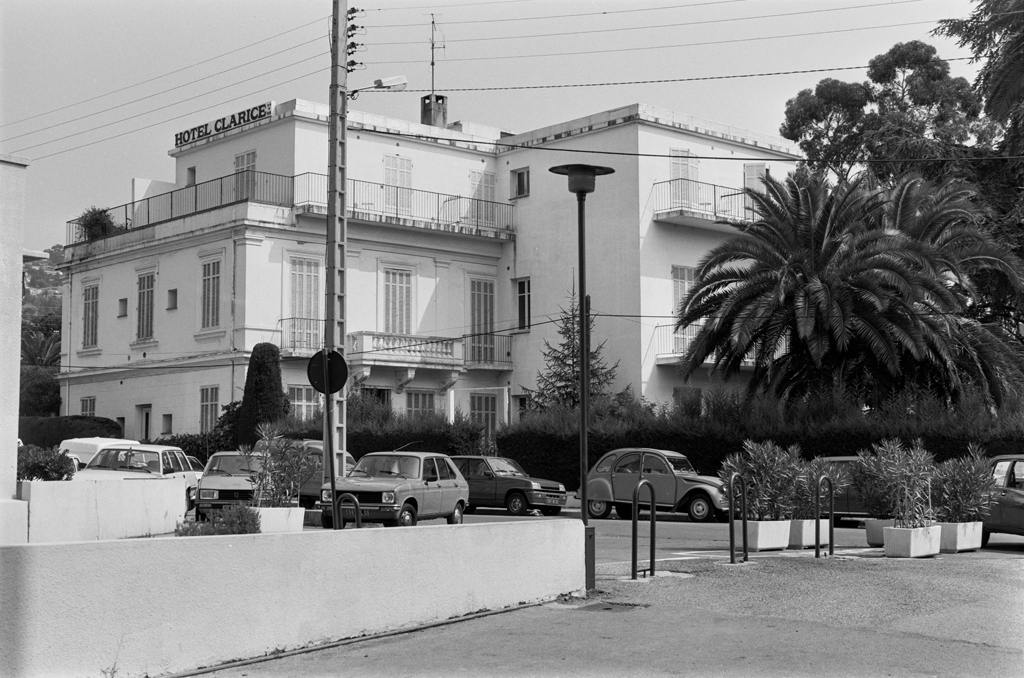 La villa Trianon. Vue de volume prise du sud-ouest.