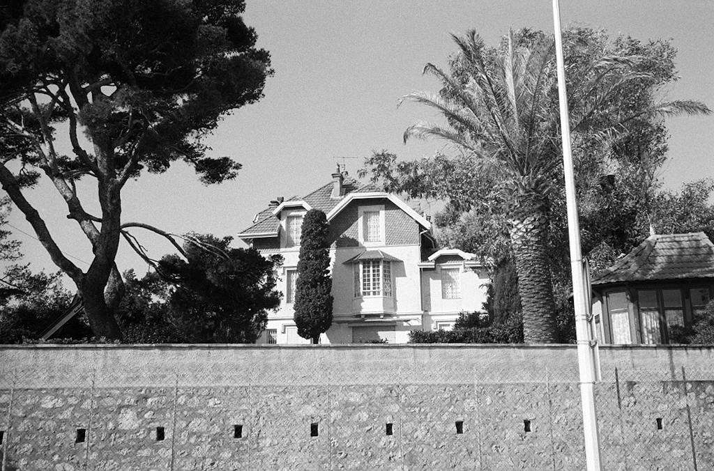 La villa les Alcyons. Vue d'ensemble prise du sud.