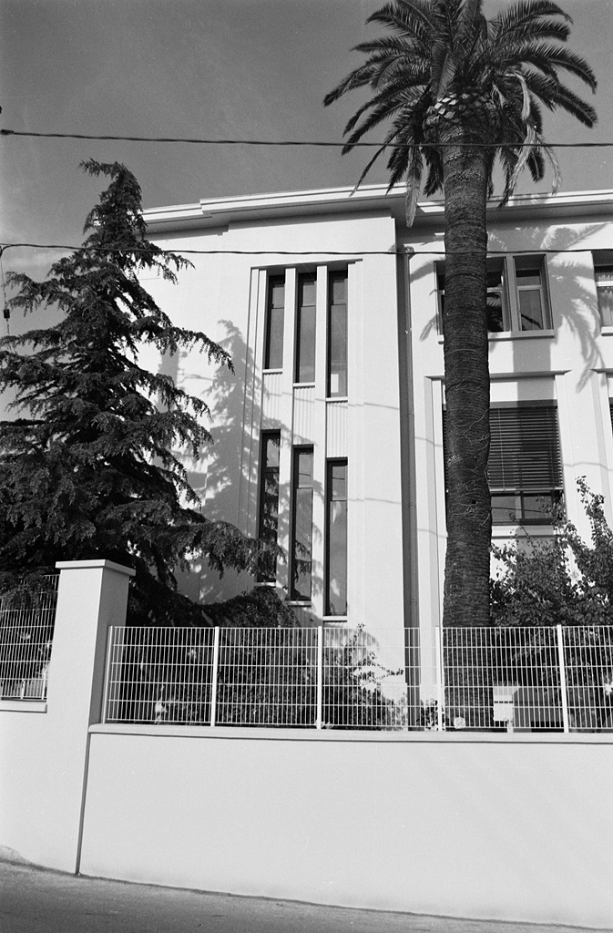 Façade ouest. Partie gauche.
