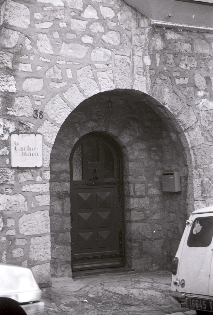 Façade antérieure nord. Porte de Cacho Maio.