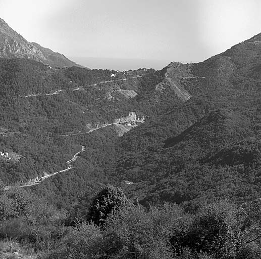 Télévue prise du front sud vers le col de Castillon.