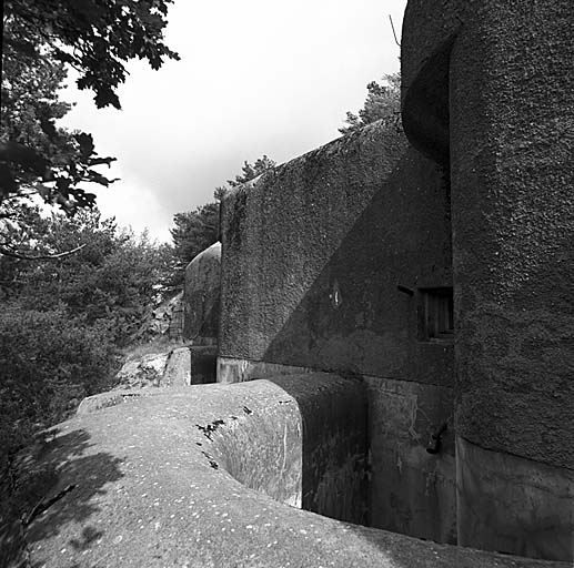 Bloc 3. Vue oblique arrière de la façade.