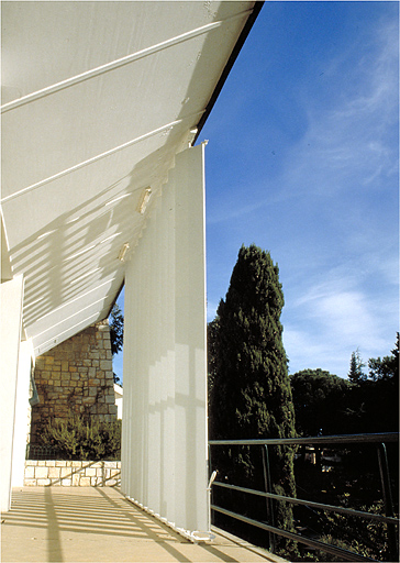 Le balcon vu depuis l'ouest.