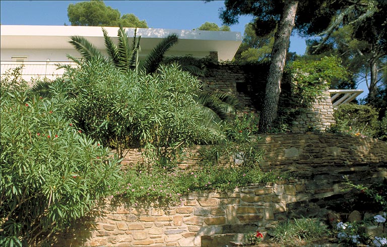 Vue du jardin, depuis l'ouest.