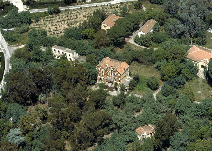Vue aérienne de la maison de maître, depuis le sud-est.