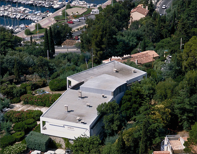 Vue aérienne depuis l'est.