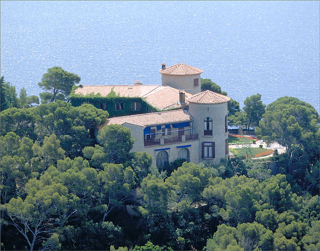 Vue aérienne depuis l'ouest.